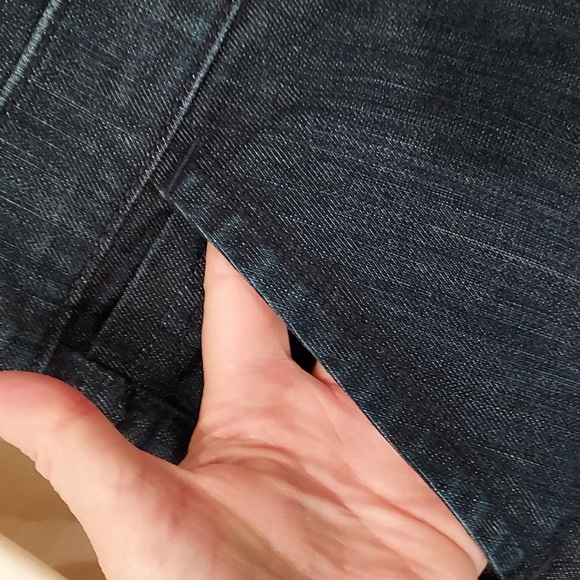 Like New! Old Navy Dark Blue Wash Demin with Front and Back Pockets Size 8 - Picture 7 of 10